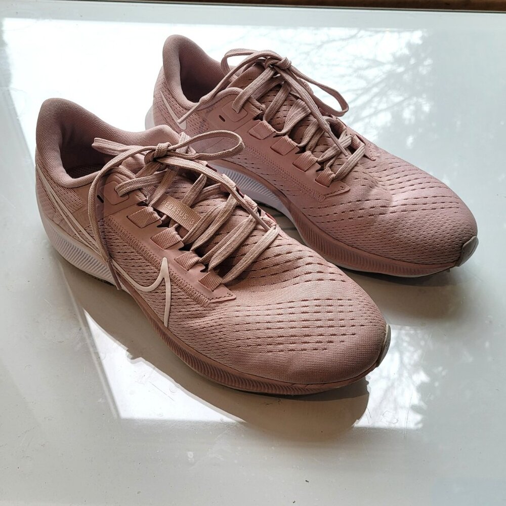 Women's Nike Air Zoom Pegasus 38 Trainers in Barely Rose Size US 9 - Picture 2 of 10